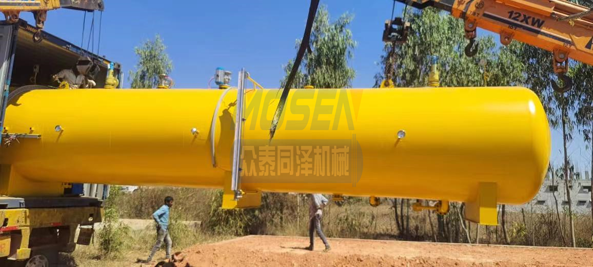 出口國(guó)外木材浸漬罐到貨現(xiàn)場(chǎng)